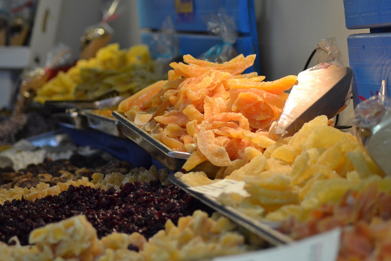 Home food, fruit, dry, delicious, eat, dessert, tasty, grapes, mango, pineapple, bananas, grams, to buy, bulk